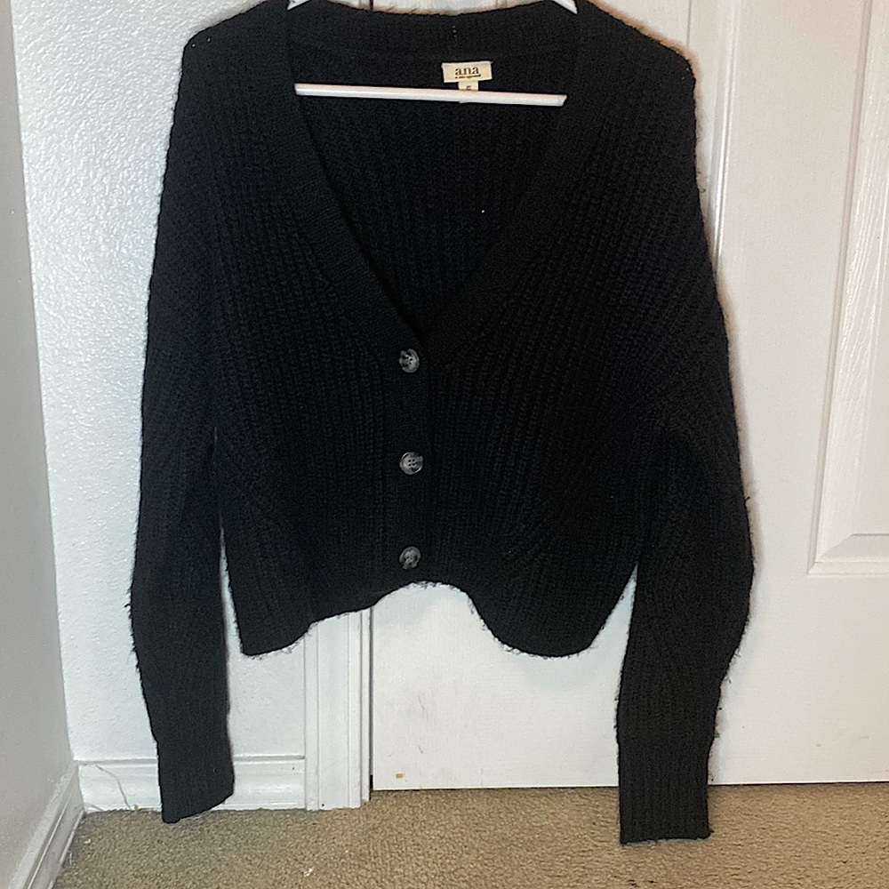 Beautiful black cardigan, super comfortable!